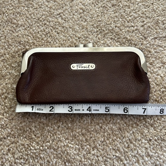 Fossil Vintage Kiss Lock Wallet Clutch - Picture 9 of 14